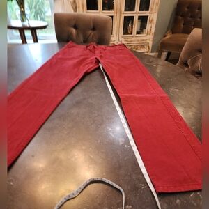 Men's size 33 Dockers stright fit red khaki. Seriously perfect for Christmas!🎄